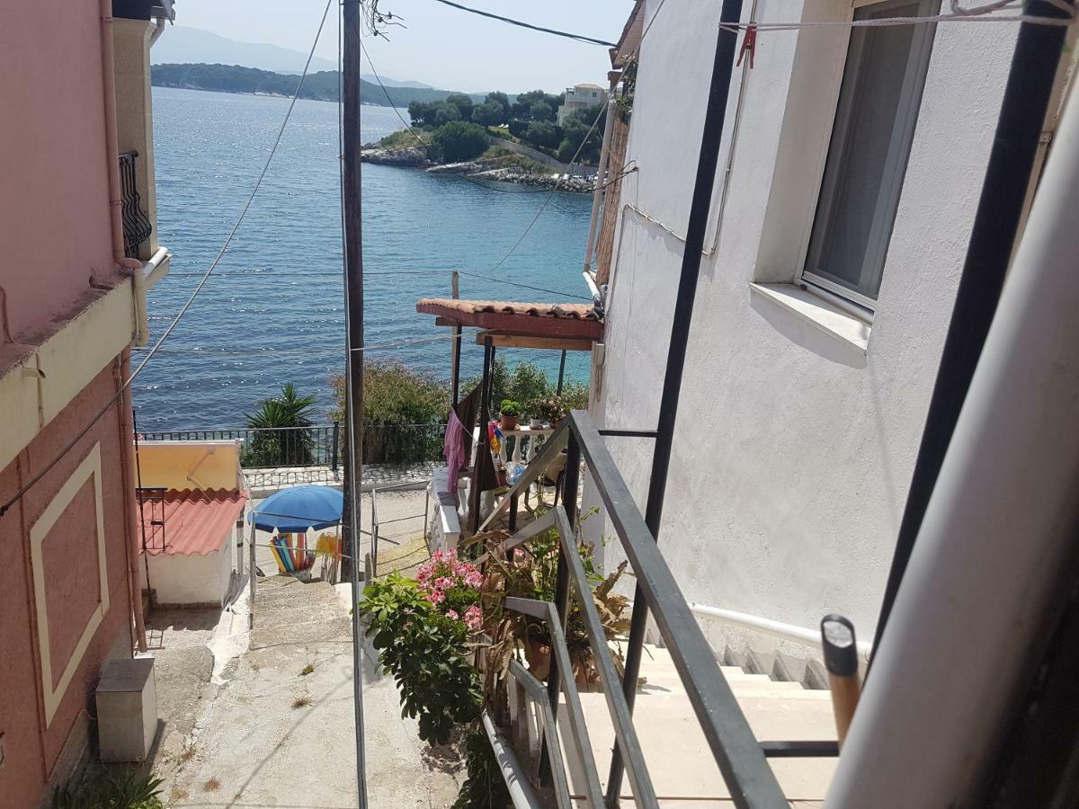 Bayside House Apartment Kassiopi Bagian luar foto